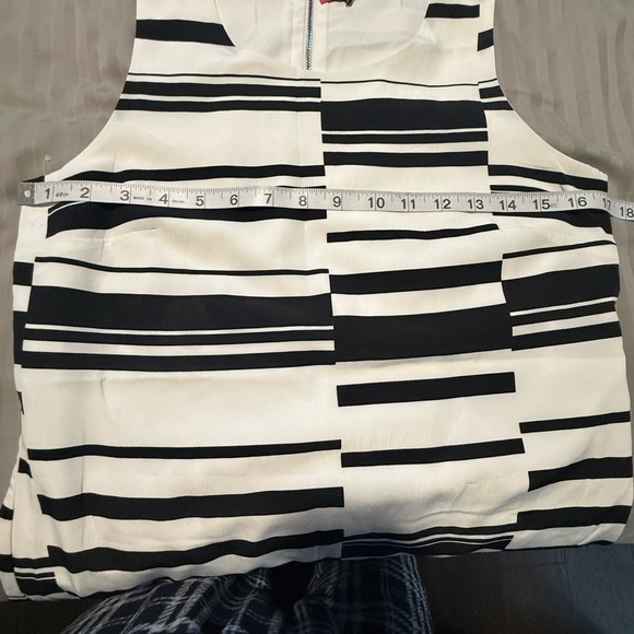 Vince Camuto Black and White Sheath Mini Dress - Picture 10 of 11